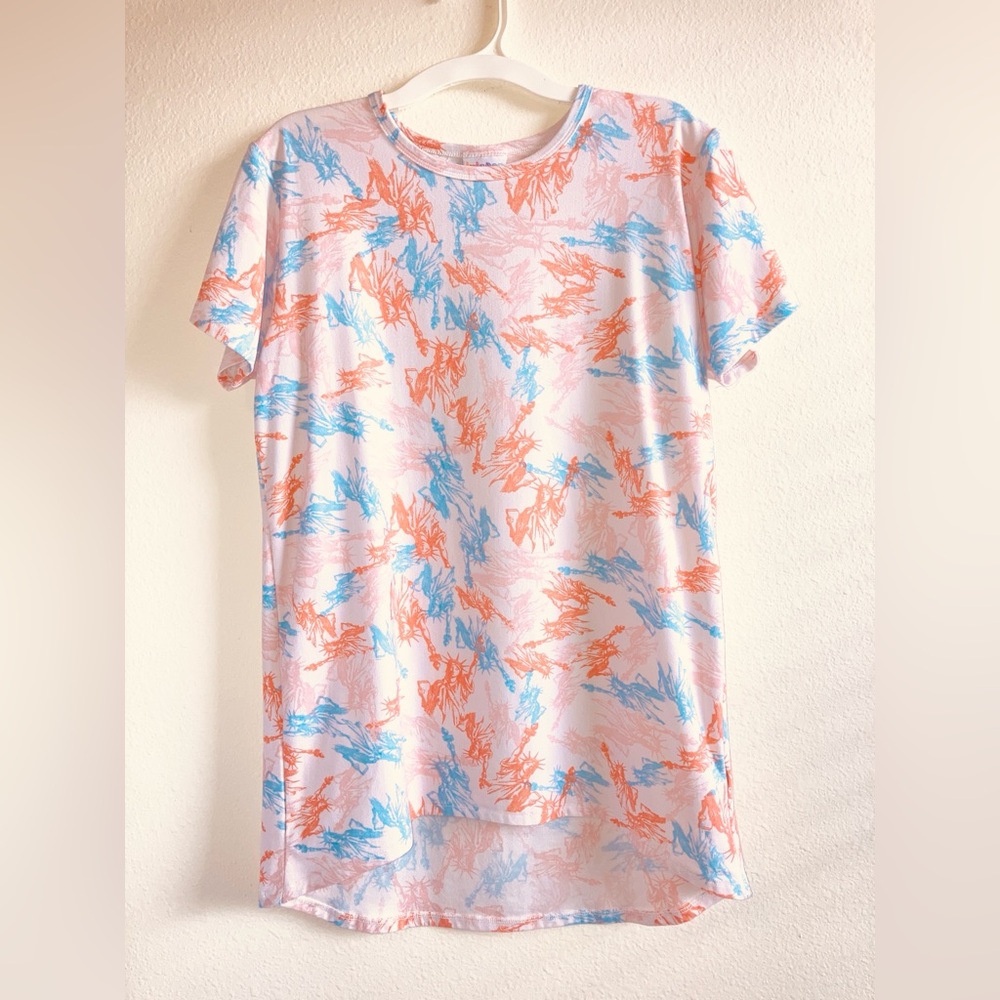 LuLaRoe Pink, Coral, and Blue Statue of Liberty Gracie Top Size 14